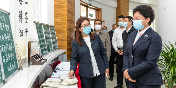 黄雅丽调研鄂尔多斯教育工作