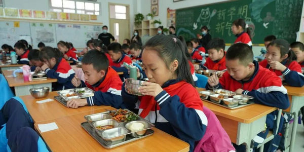 “食”不相瞒！“互联网+明厨亮灶” | 守护师生“舌尖上的安全”