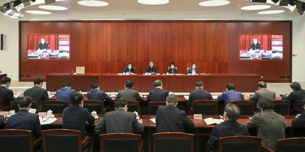 教育部、财政部、国家发展改革委联合召开新一轮“双一流”建设推进会：以钉钉子精神扎实推进“双一流”建设 
