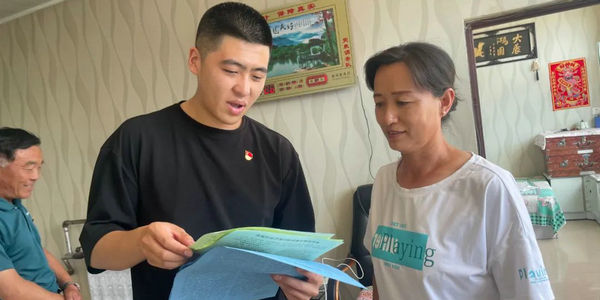 闪亮的日子 青春该有的模样 | 青年学子心，悠悠家国情——基层就业者 徐然