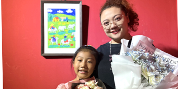 以美育心！以艺润魂！小伦敦教师冯佳玲指导2名学员作品入展美术馆