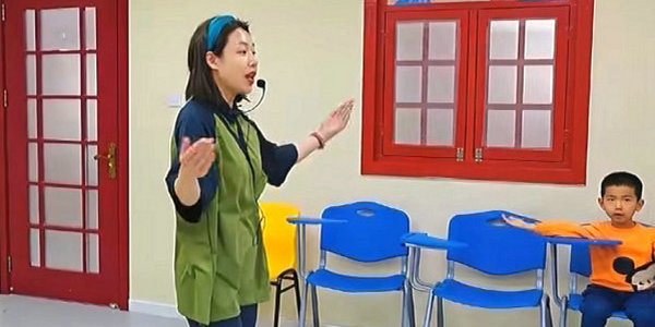 党建引领・榜样同行 | 张琪：以心为炬，点亮孩子口语表达的“言值”人生