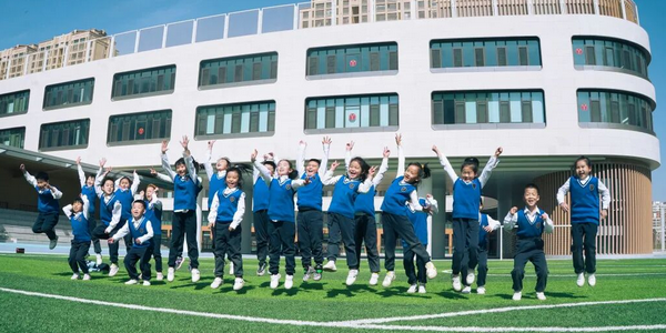 呼和浩特市2025年中小学体育特色活动蓬勃开展