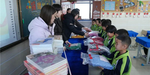 连续5年坚守承诺！中宣部“恒爱行动”情系巴彦茫哈苏木学子