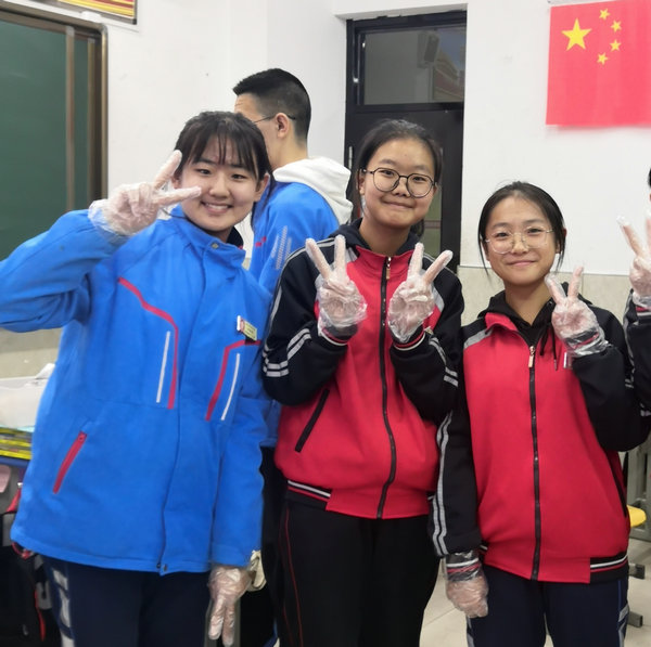 苏雅拉其其格图片03.jpg